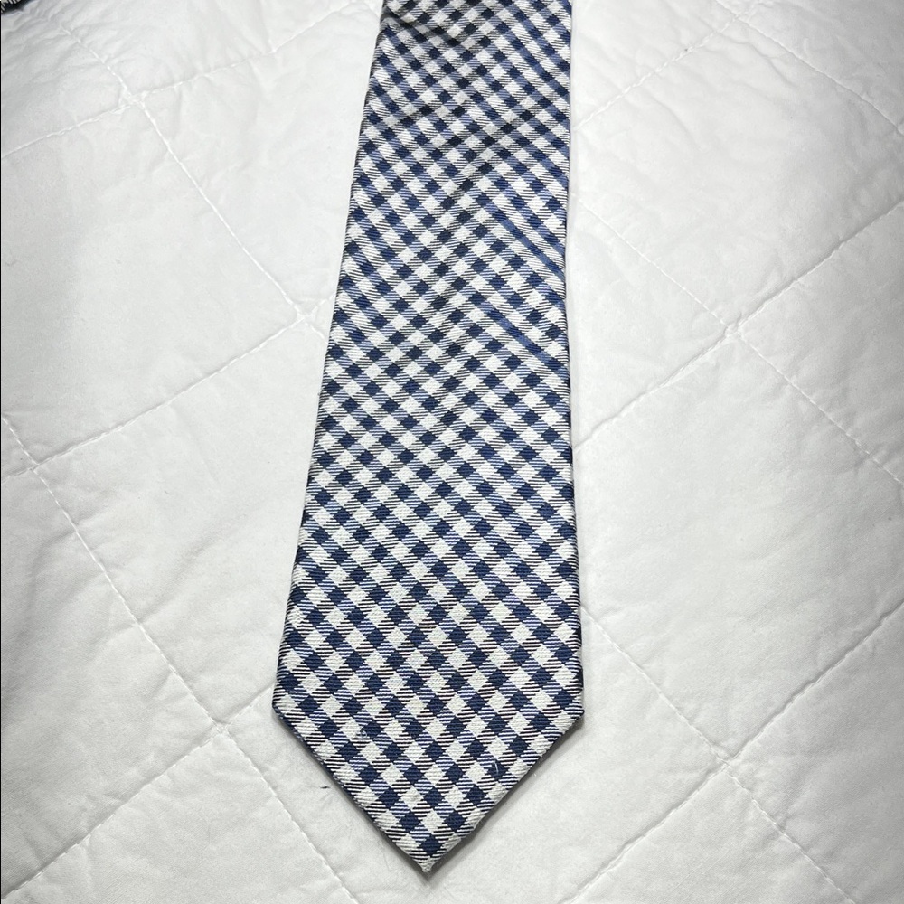 Vintage Ralph Lauren Blue and White Patterned 100% silk Tie